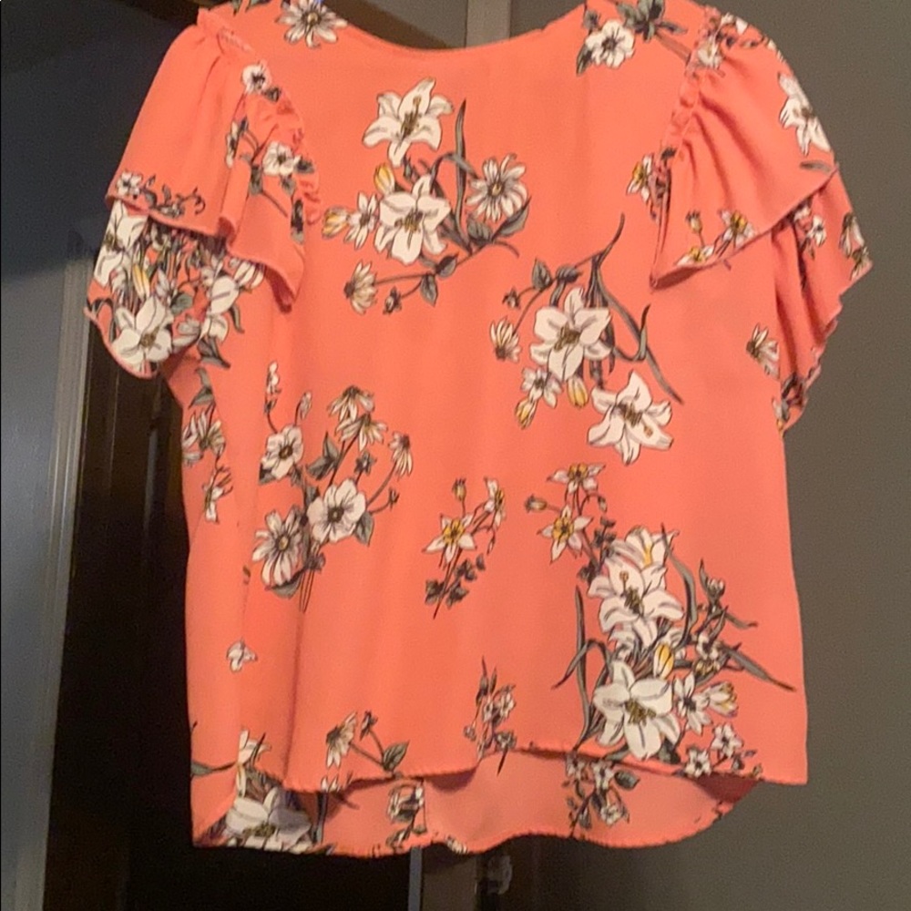 Coral floral top